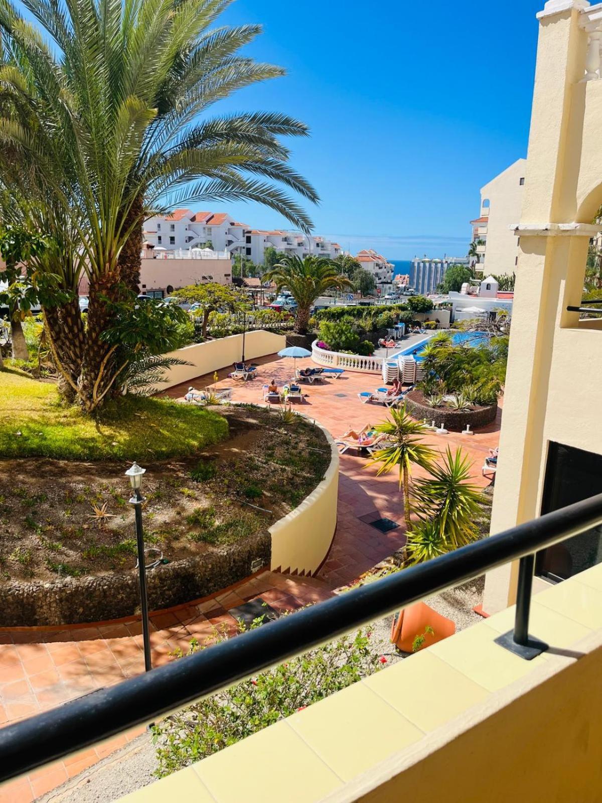 Castle Margherita'S Apartments Los Cristianos  Exterior foto