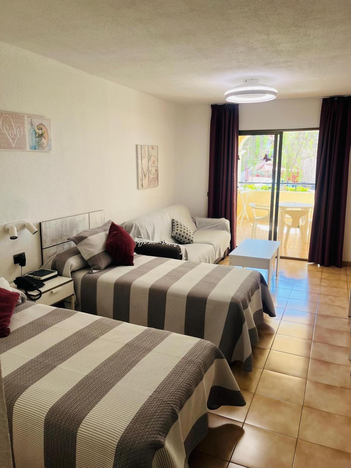 Castle Margherita'S Apartments Los Cristianos  Exterior foto