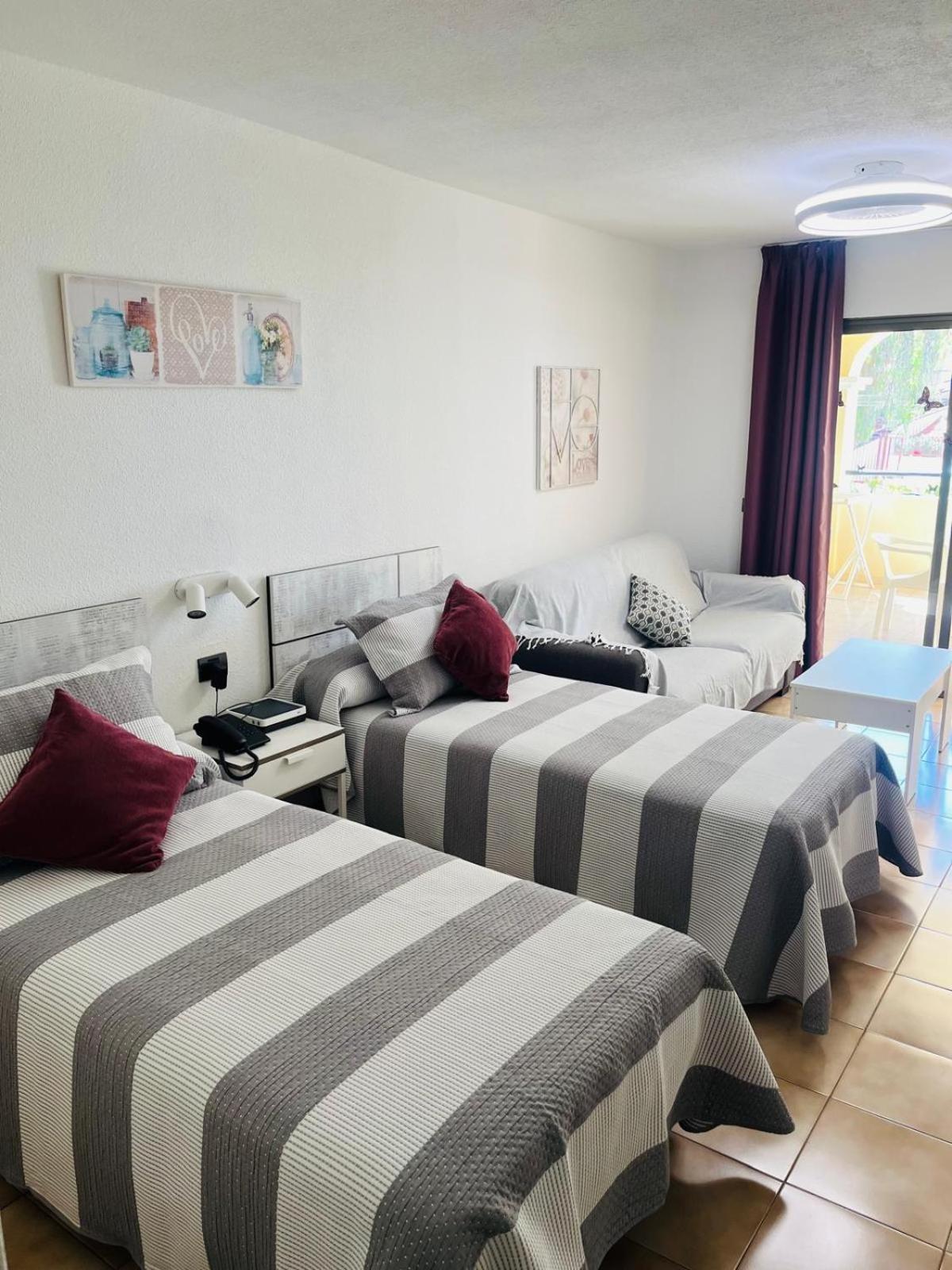 Castle Margherita'S Apartments Los Cristianos  Exterior foto